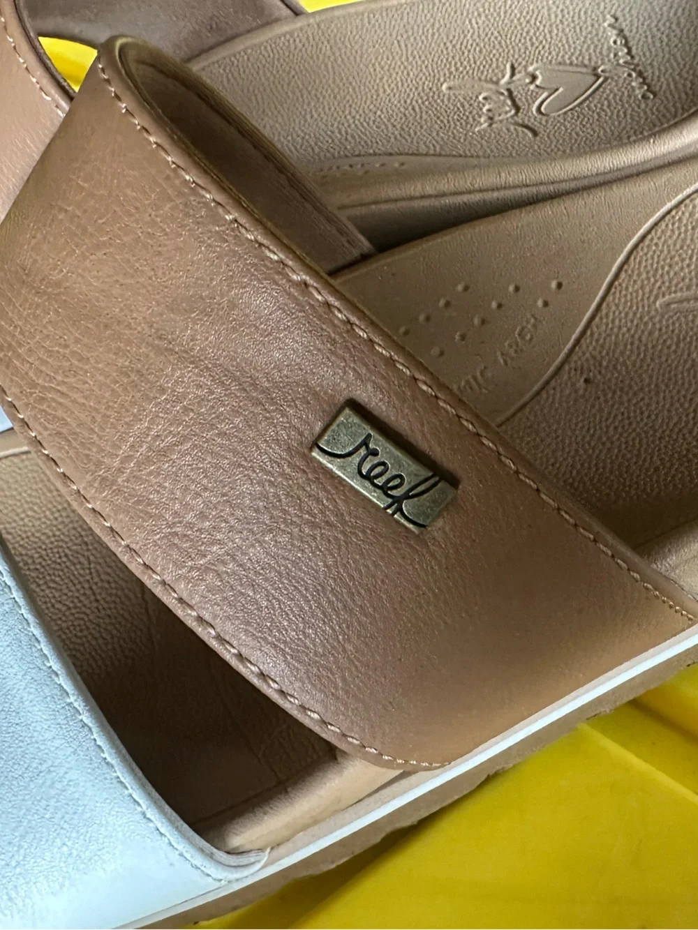 REEF Two-Tone Slide Sandals in Tan and White EUC - size 7